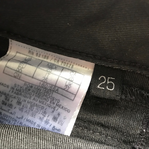 🆕 GUESS Shiny/Leather-Like Jeans - Picture 8 of 8